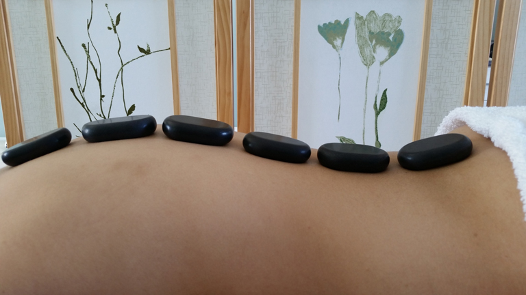 Massage pierres chaudes